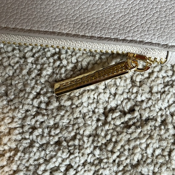 Taupe Wristlet by Kendra Scott - Picture 3 of 4